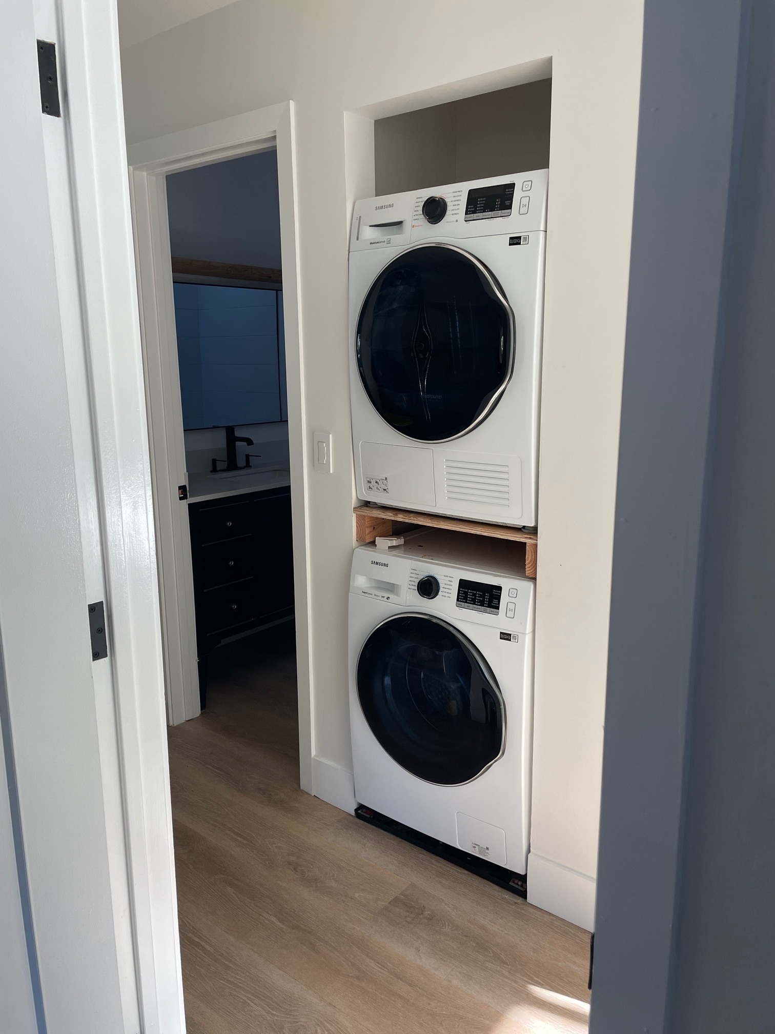 Building Photo - 1411 Casa Buena Dr