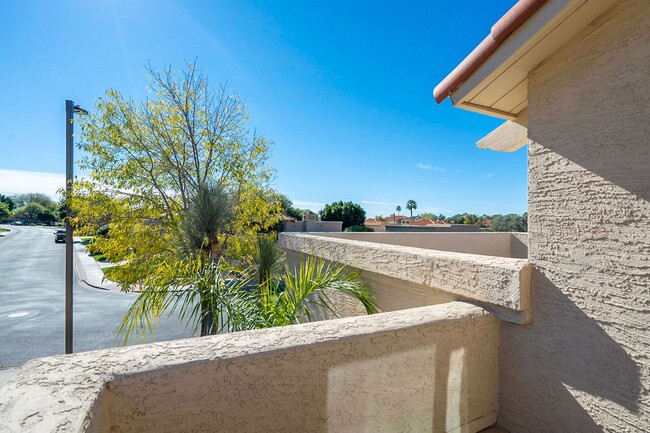 Building Photo - PRIVATE POOL - 2 BEDROOMS PLUS DEN