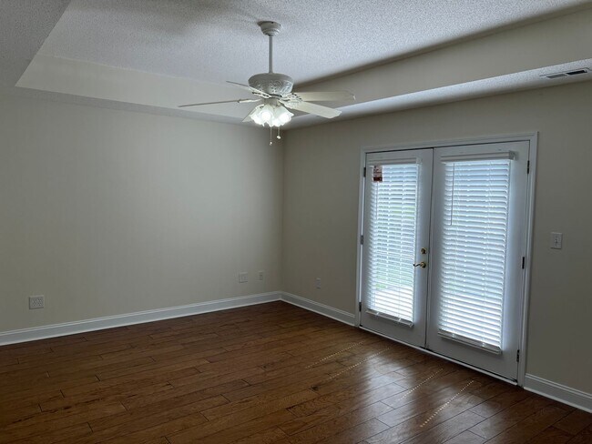 Building Photo - 154 Regency Dr