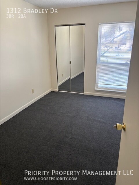 Building Photo - 1312 Bradley Dr