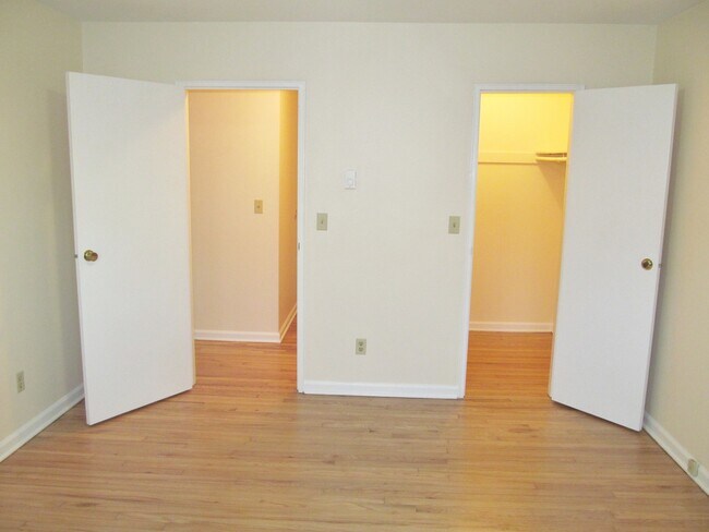 Building Photo - 60 E Cliff St