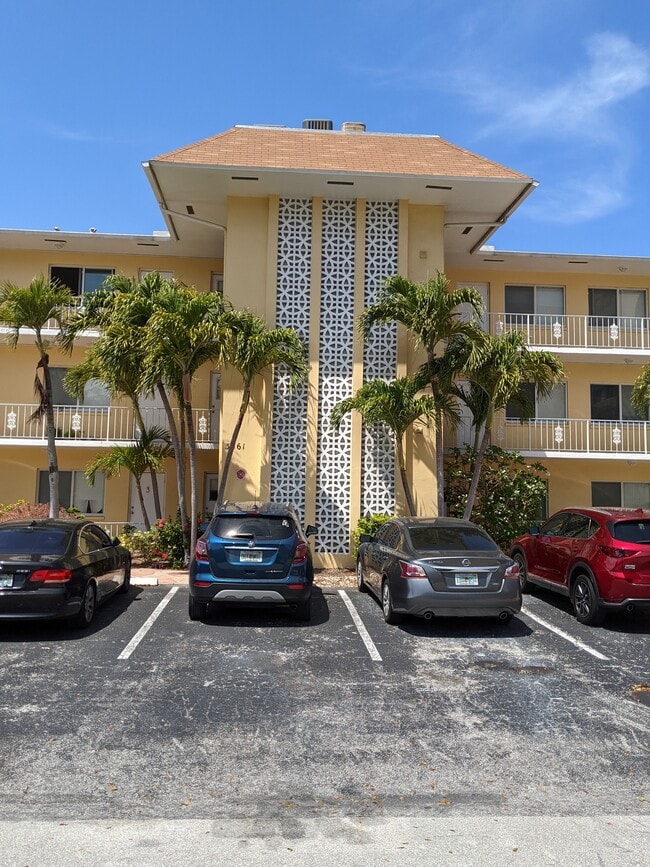 Building Photo - 3061 NE 49th St