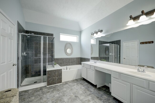 Building Photo - 3323 Masters Point Dr