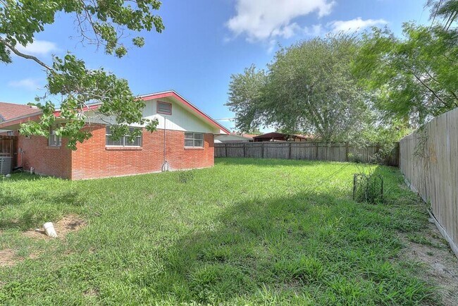 Building Photo - 1106 Bradshaw Dr
