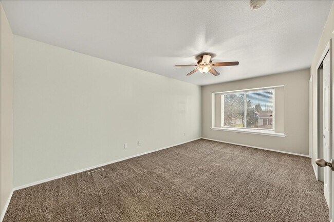 Building Photo - Comfortable Living in a Prime Central Boise Location