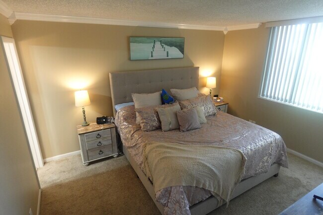 Building Photo - 4381 Trevi Ct
