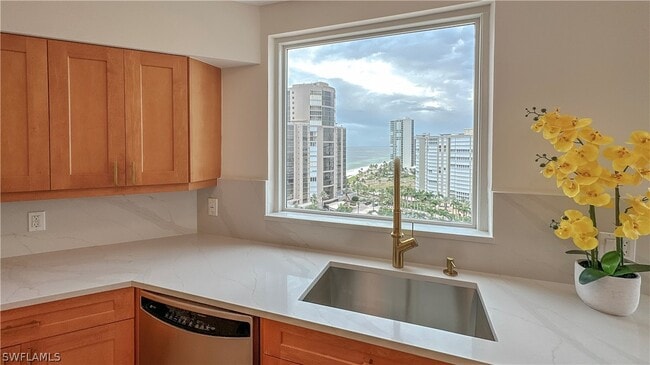 Building Photo - 4251 Gulf Shore Blvd N