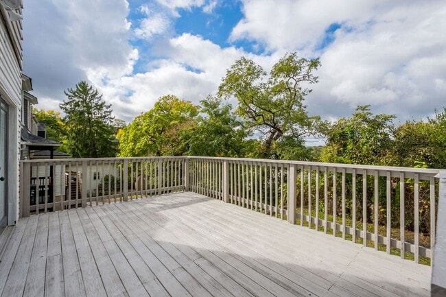 Building Photo - Charming 2 bedroom home in Beechview available May 1!