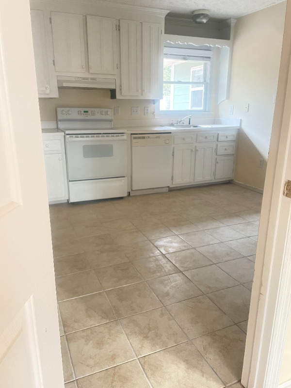 Building Photo - 209 S McPherson Church Rd