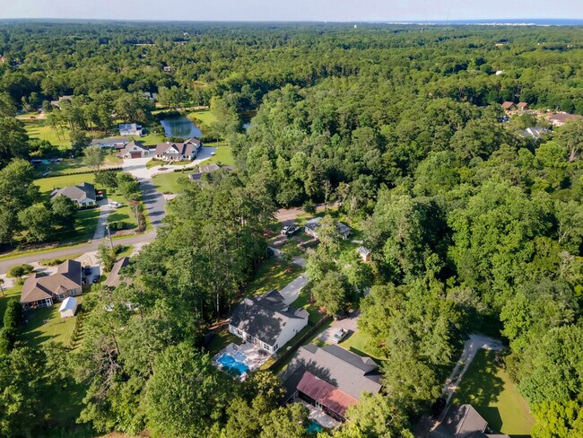 Building Photo - 245 Brace Dr