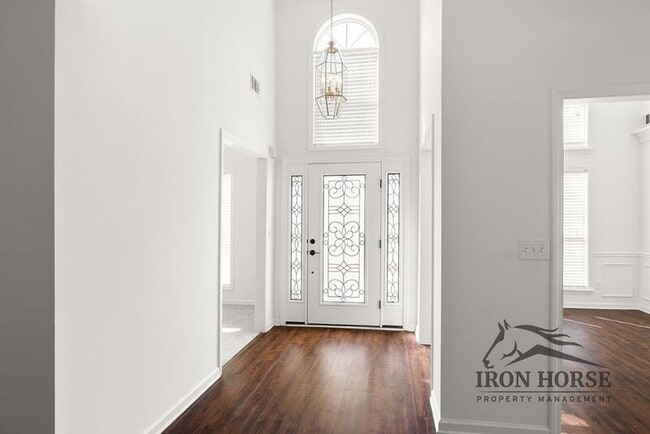 Building Photo - 379 Beech Hollow Trail SW