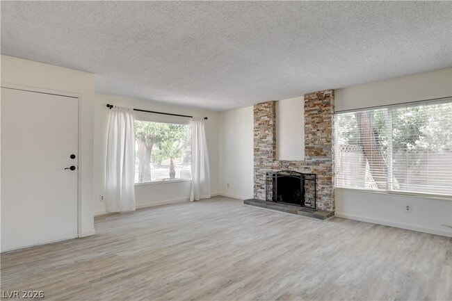 Building Photo - 2085 Wagonwheel Ave