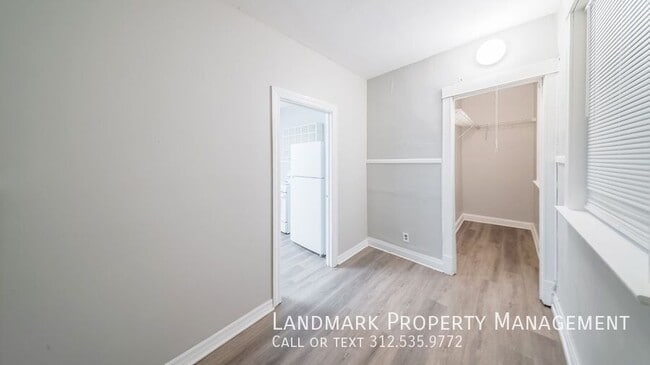 Building Photo - 2132 W Haddon-Unit 1