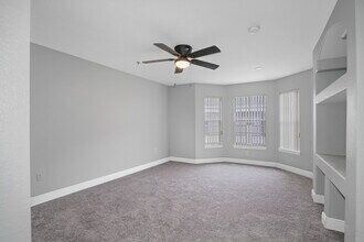 Building Photo - 8516 Island Breeze Ln
