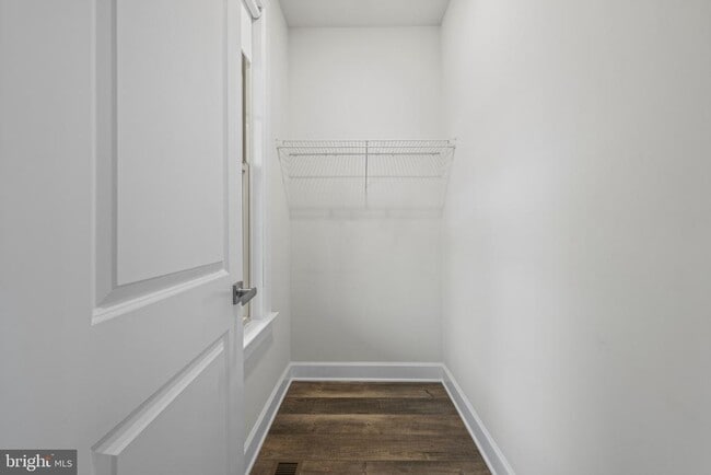 Building Photo - 7147 Starmount Ct