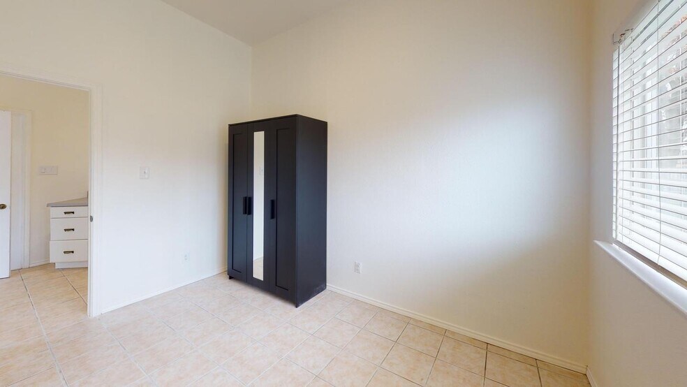 Building Photo - 7567 Casburn Ct