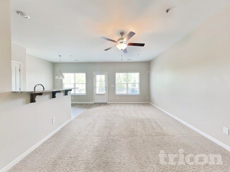Building Photo - 324 Kinsale Dr
