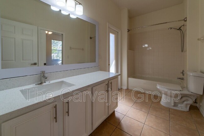 Building Photo - 423 Heather Hills Dr