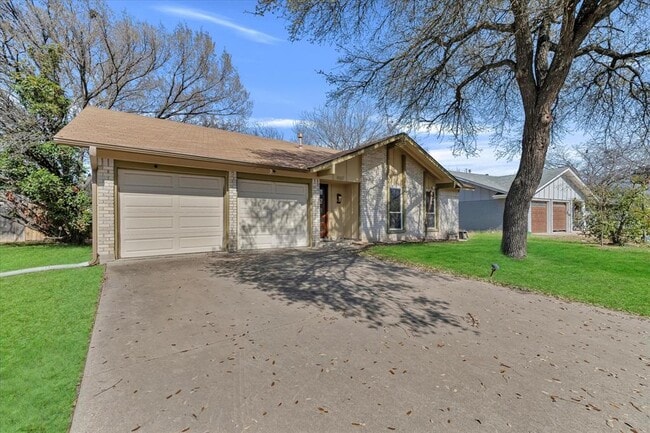 Building Photo - 1467 S Meadows Dr