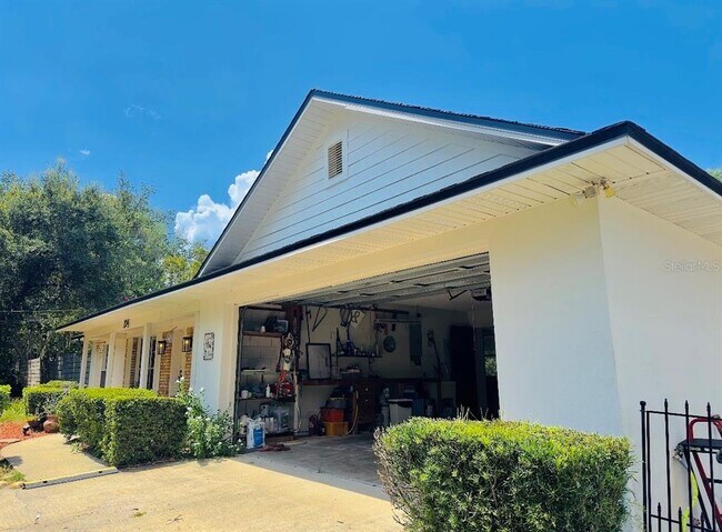 Building Photo - 104 Hartwood St
