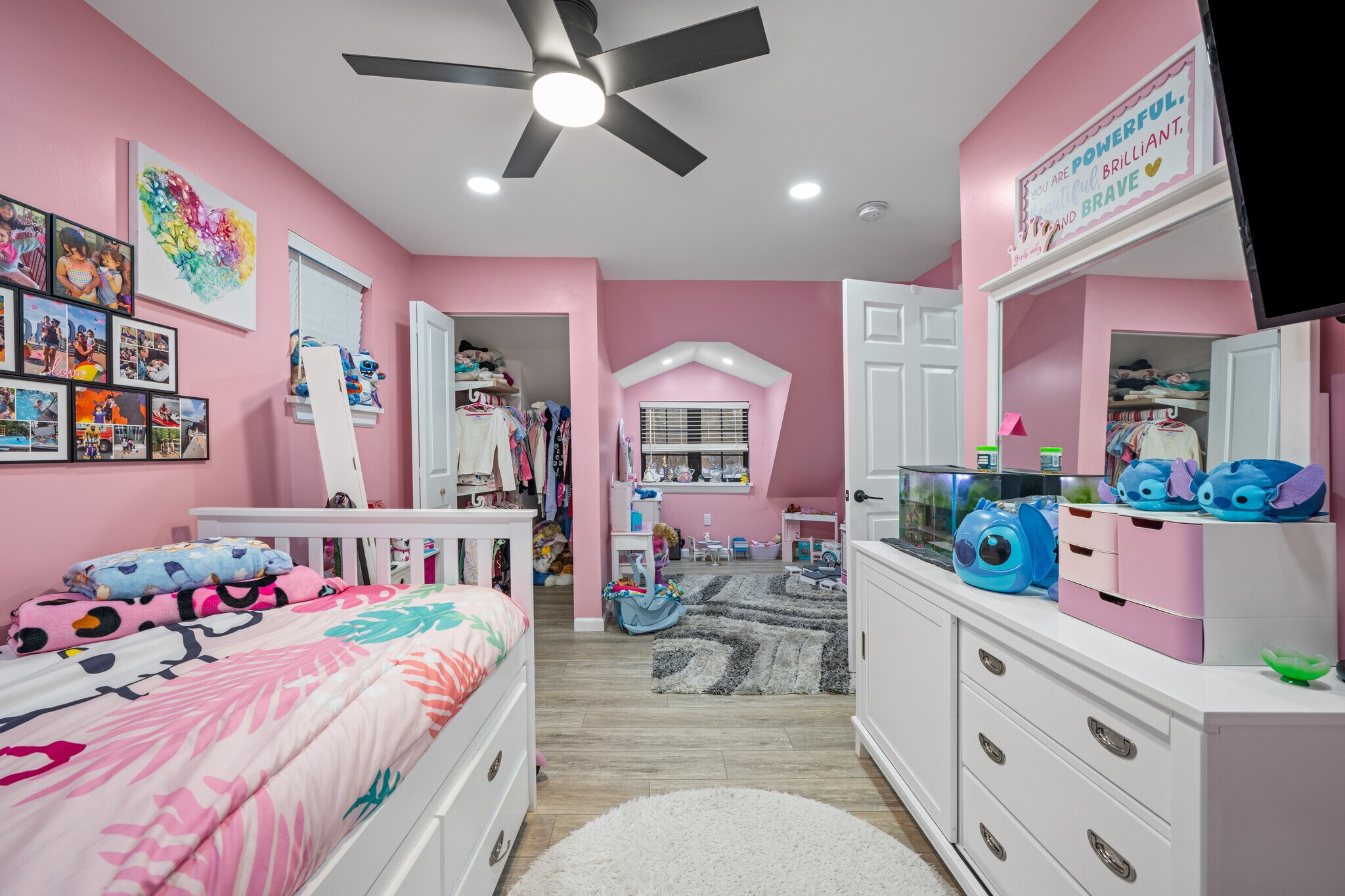 Building Photo - 207 Woodlawn Ave