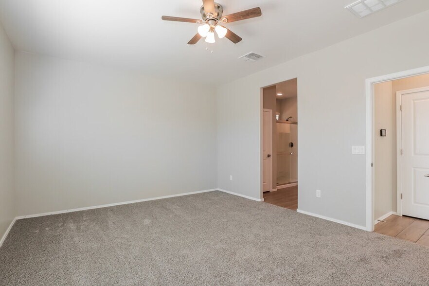 Building Photo - 334 S Willow Wick Dr