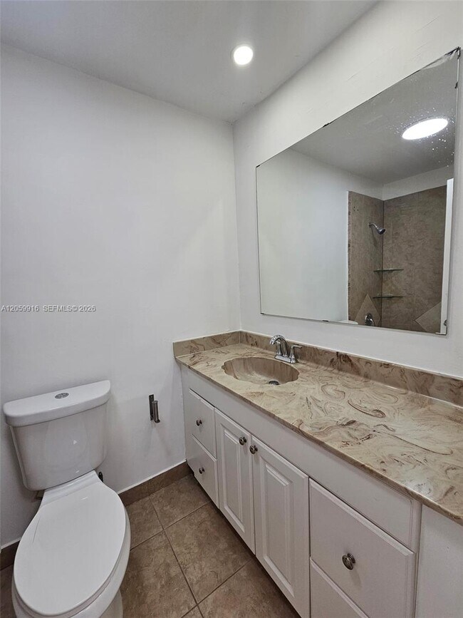Building Photo - 1121 SW 105th Ave