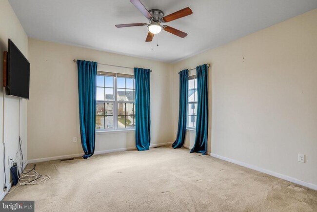 Building Photo - 5918 Jefferson Commons Way