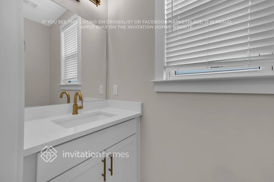 Building Photo - 1200 49th Ave N