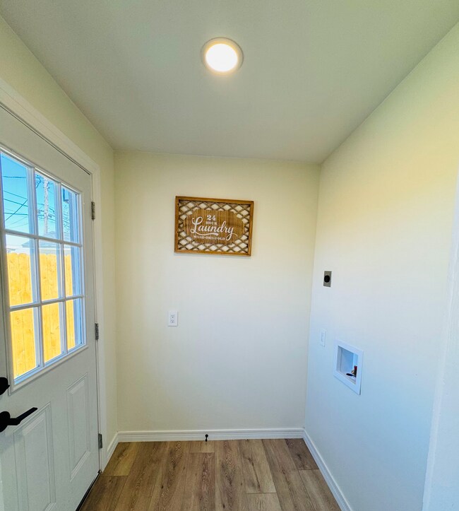Laundry room conveniently located next to the kitchen - 807 N Lincoln St