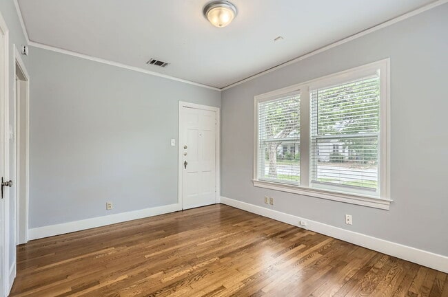 Building Photo - 3002 Lafayette Ave