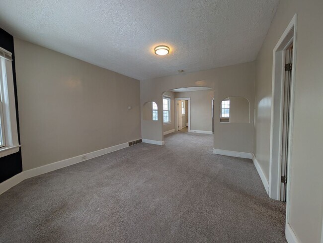 Building Photo - 1476 W 107th St