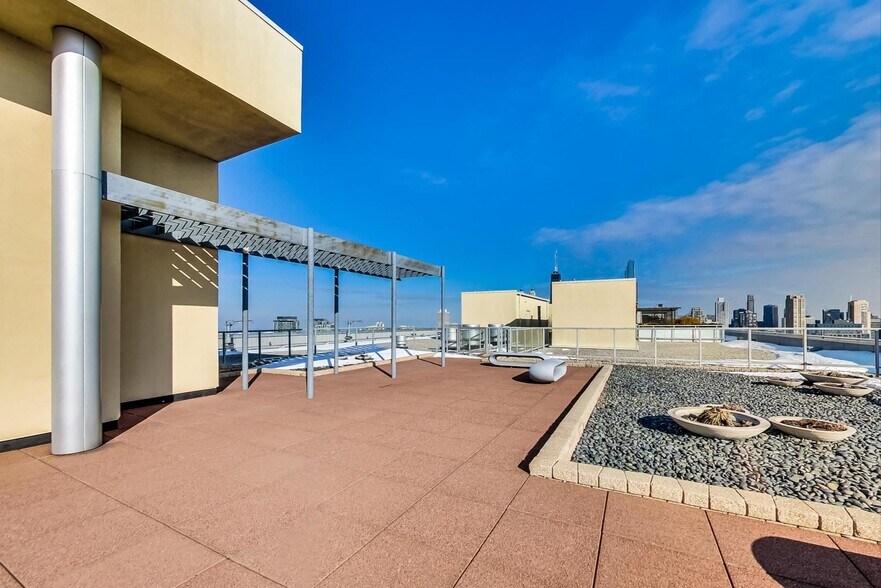 Building Photo - 1804 W Superior St