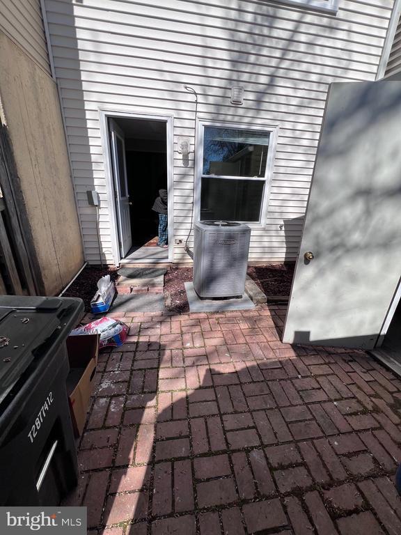 Building Photo - 307 Brethour Ct