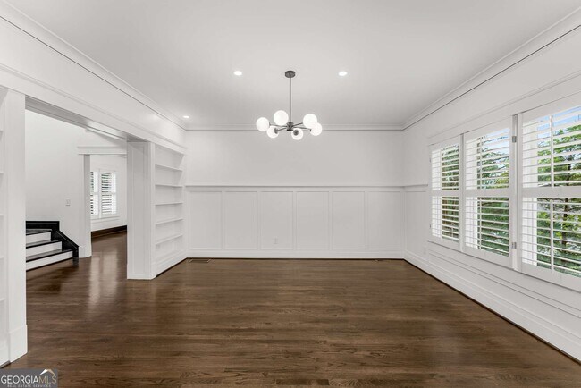 Building Photo - 546 Candler Park Dr NE