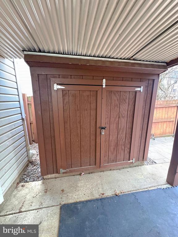 Building Photo - 2108 Commodore Ct