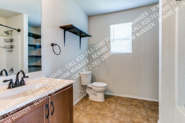 Building Photo - 1128 Foxglove Ln