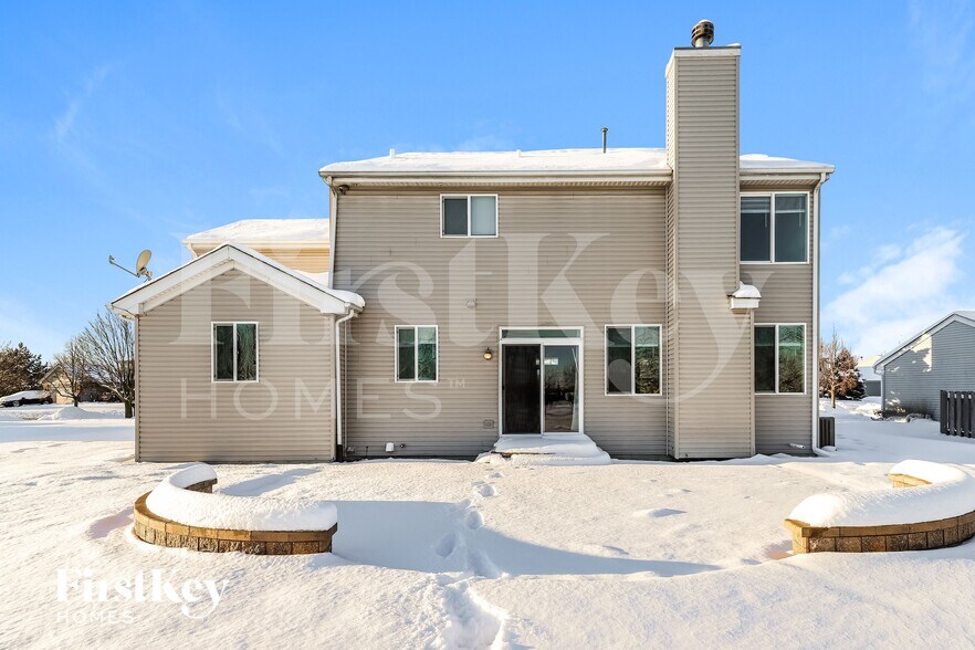 Building Photo - 6641 Ayre Dr