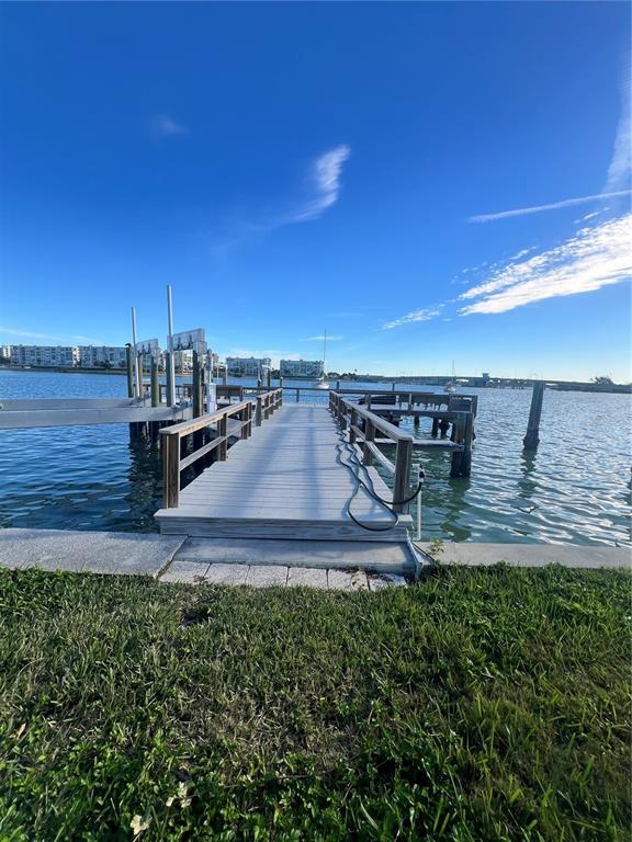 Building Photo - 7740 Boca Ciega Dr