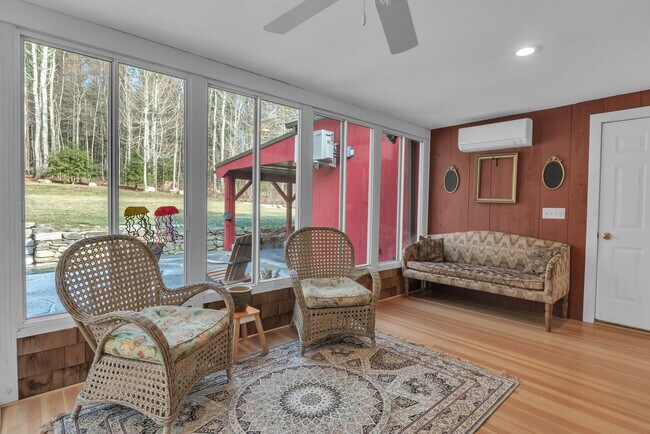 Building Photo - 73 Champeaux Rd