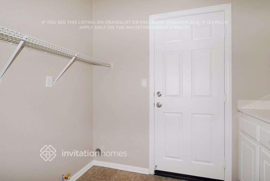 Building Photo - 2263 Finch Cir
