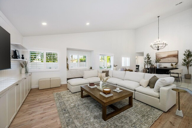 Building Photo - 76817 Manor Ln