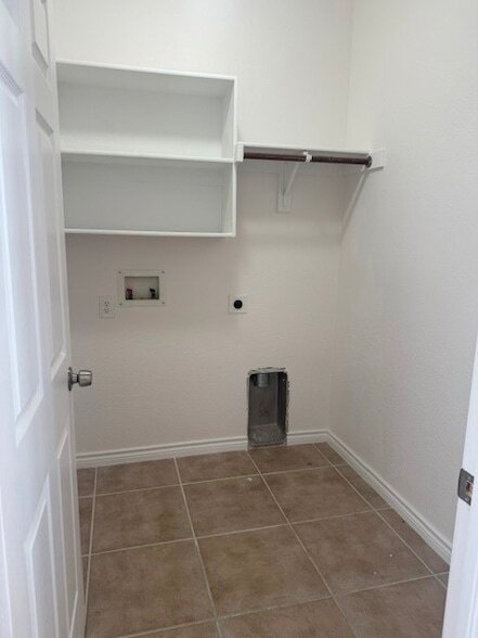 Building Photo - 2021 Brook Meadow Dr