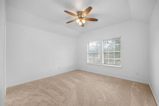 Building Photo - 15041 Calaveras Dr