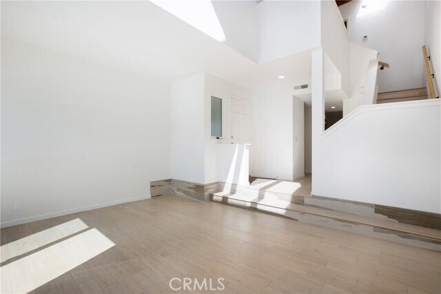 Building Photo - 552 Cypress Dr