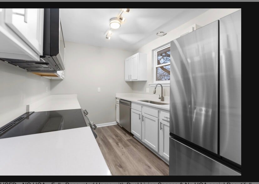 Building Photo - 3304 Cocoa Dr