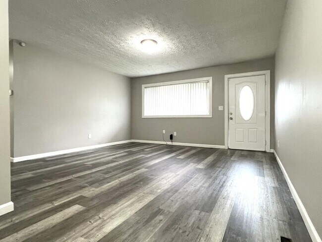 Building Photo - 77 Brookhaven Dr