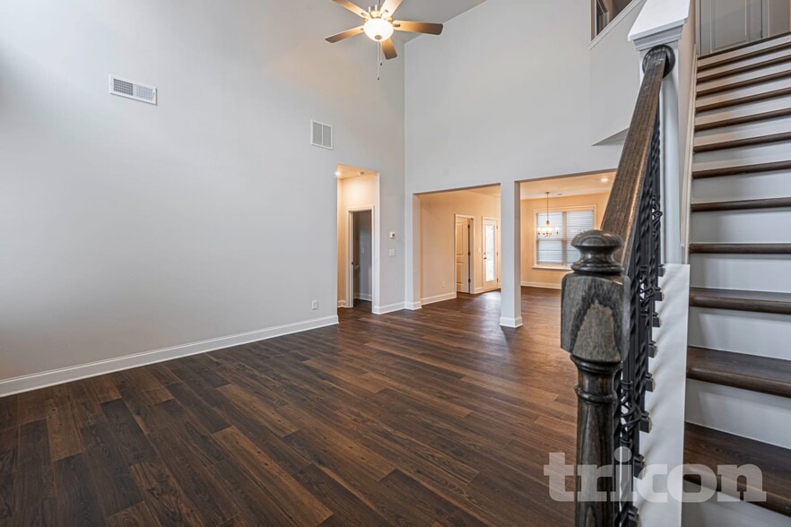 Building Photo - 424 Curlin Ct