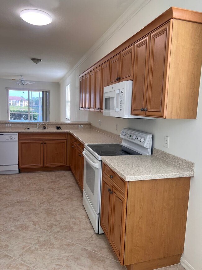 Building Photo - 8470 Kingbird Loop