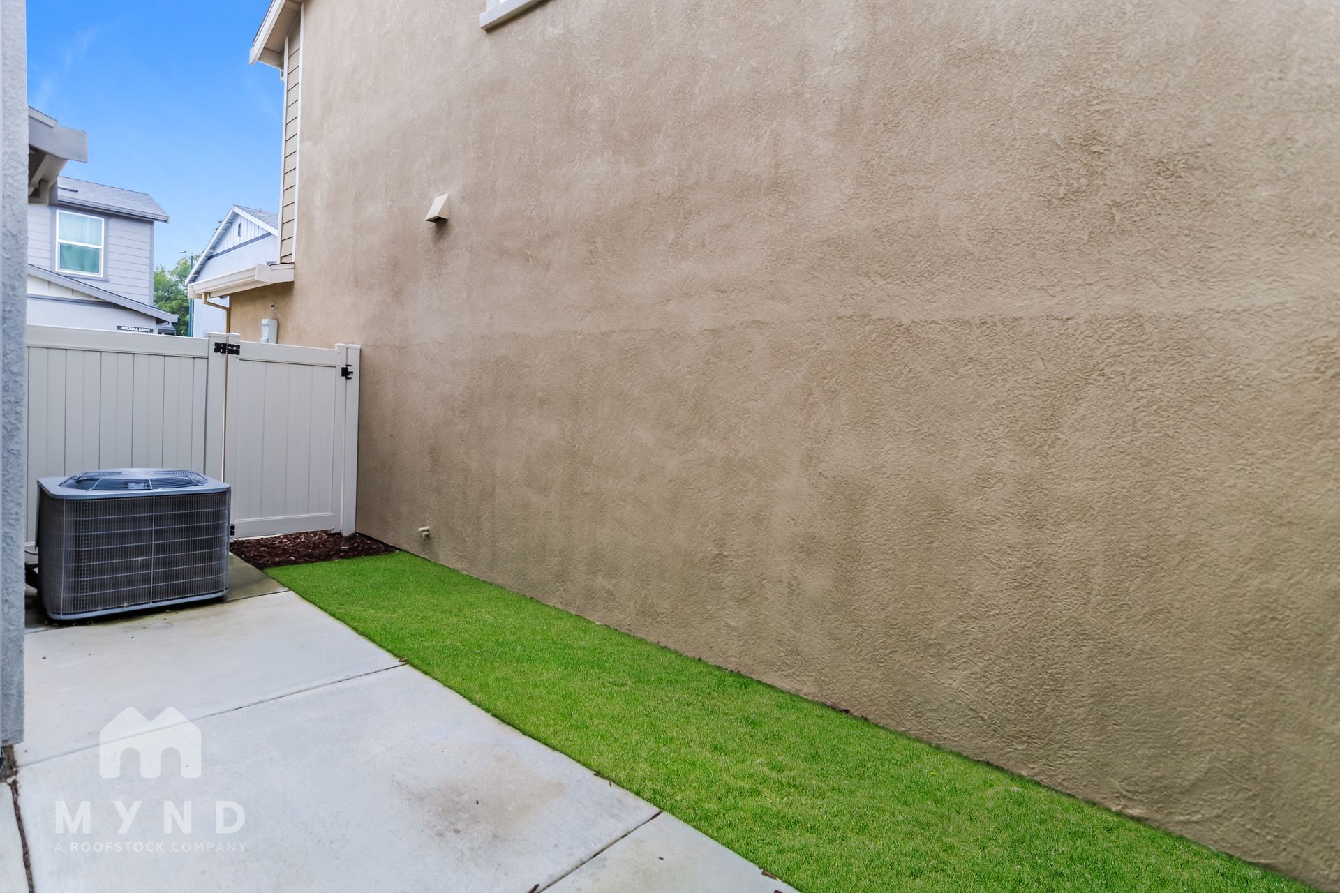 Building Photo - 7942 Pitcher St